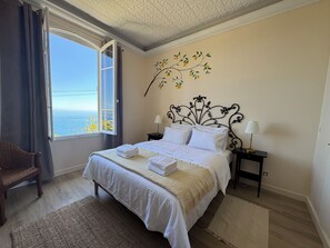 Fer et planche Ă repasser, Wi-Fi, draps fournis