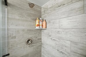 Shower, hair dryer, towels, soap - TT Flagler Breeze 2- Panoramic Ocean View Retreat (Flagler Beach)
