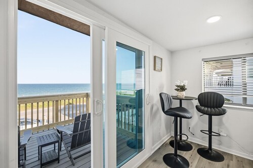 TT Flagler Breeze 2- Panoramic Ocean View Retreat