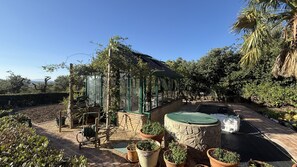 Property grounds - 48. Luxury Eco Villa with Pool, Jacuzzi & Daily Breakfast – Benalup (Benalup-casas viejas)