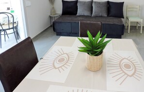 Dining - Gorgeous apartment in Peroj with outdoor swimming pool (Peroj)