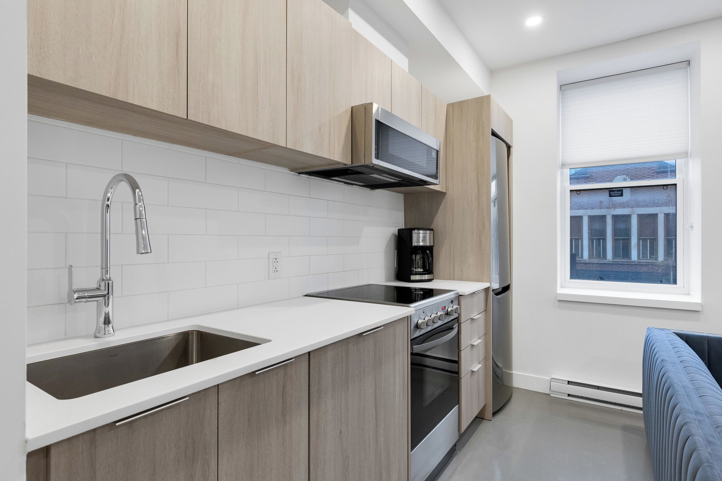 Elite Apartment | Private kitchen | Fridge, microwave, oven, stovetop