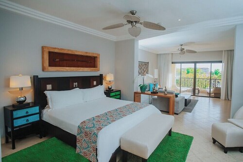 Cozy 1-bedroom or Studio resort in beautiful Punta Cana with AC & plenty of R&R!