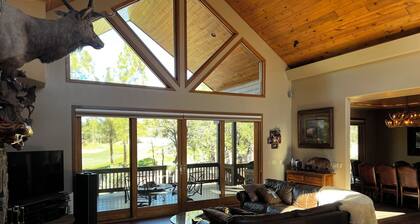 Torreon Getaway on the Greens – 4BR Cabin, Sleeps 10