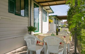Outdoor dining - Amazing (sta)caravan in Labin (Labin)