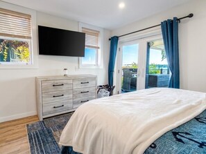 2 slaapkamers, een bureau, een strijkplank/strijkijzer, wifi
