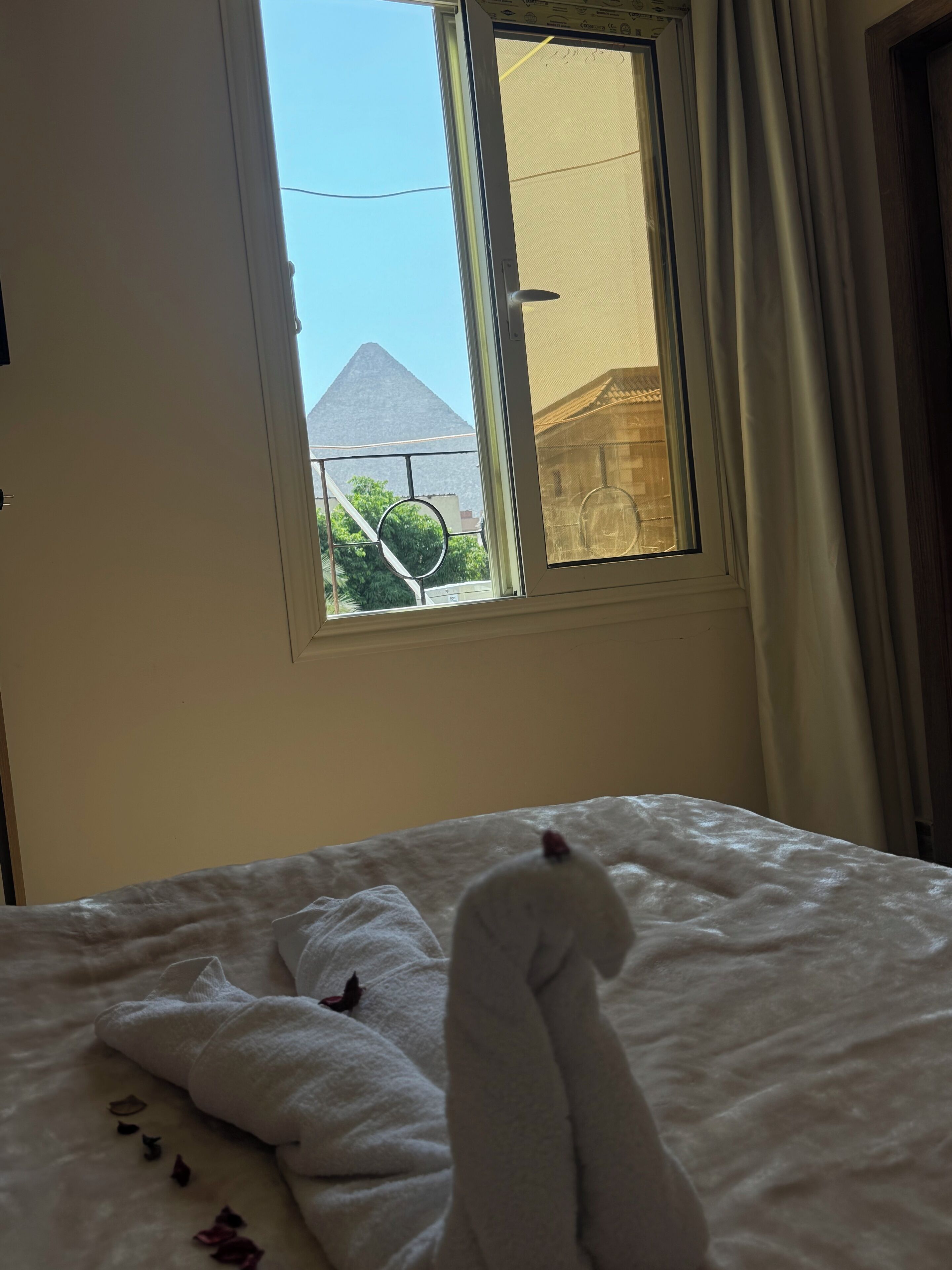 Deluxe Double Room, Mountain View | In-room safe, blackout drapes, soundproofing, free WiFi
