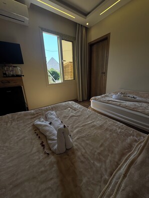 خزنة داخل الغرفة وستائر تعتيم وتجهيزات عازلة للصوت وواي فاي مجانًا