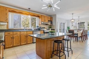 Fridge, microwave, oven, stovetop - Grandview Family Beach House w/ Hot Tub & Sauna! (Tiny)