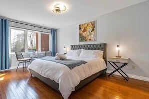 Desk, iron/ironing board, travel cot, free WiFi - Grandview Family Beach House w/ Hot Tub & Sauna! (Tiny)