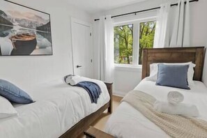 Silitysrauta/-lauta, ilmainen Wi-Fi, vuodevaatteet, pääsy pyörätuolilla