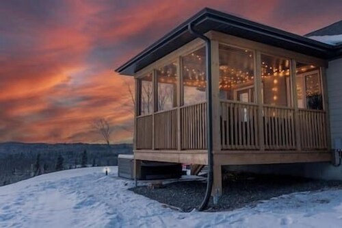 Hot Tub, Sauna, Games, View - Hill Top Ranch Cabin