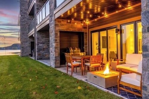 Lakeside Oasis Spa Getaway w/ Sauna