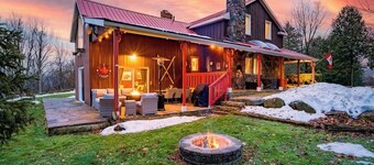 Sundance of Blantyre Ski Lodge w/ Hot Tub & Sauna