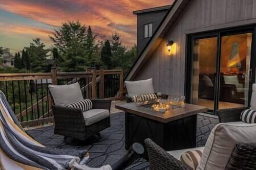 Snow Valley Ski/Hot Tub, Minet's Point Beach House