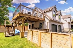 Exterior - Snow Valley Ski/Hot Tub, Minet's Point Beach House (Barrie)