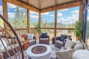 Smart-TV, Kamin, Tischfußball