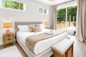 3 Schlafzimmer, Schreibtisch, Bügeleisen/Bügelbrett, Reisekinderbett