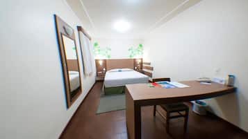 Cofres nos quartos, escrivaninha, quartos à prova de som