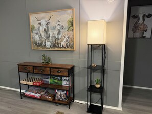 Interior - ChapaGon Getaway! 10.5 acres of peaceful country living! (Jourdanton)