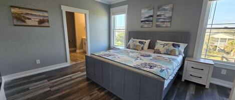 4 bedrooms, WiFi, bed sheets