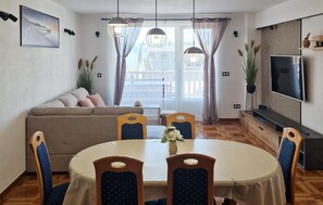 Smart TV - Amazing apartment in Omis (Omis)