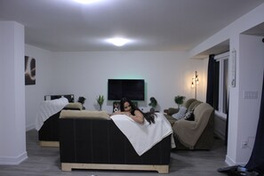 Interior - Modern Home in Odessa | 17 Minutes to Kingston (Loyalist)