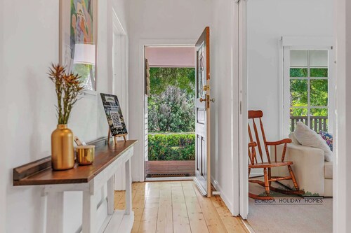 Home at Haverfield - 4BRM family escape in Echuca. Swim spa and kids play area!