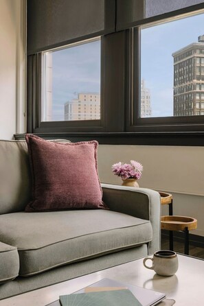 Living area - Hotel Houze - 1 Bedroom Queen Apartment (Detroit)