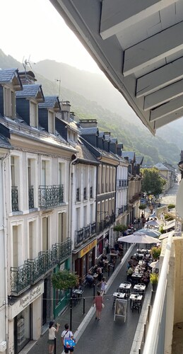 MAISON GERMÈS - CENTRAL & STANDING, parking nearby, bed linen included
