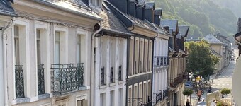 MAISON GERMÈS - CENTRAL & STANDING, parking nearby, bed linen included