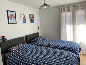 2 chambres, fer et planche à repasser, Wi-Fi, draps fournis