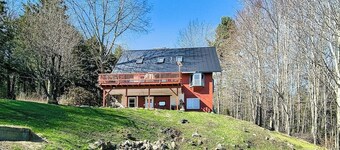 Tranquil apartment w/ mountain views, pond, patio, a/c, kitchenette