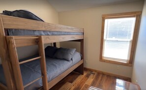 Room - MUDDY SIDE UP - 23 (Attica)