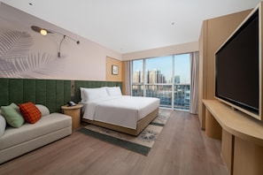 Deluxe Room, 1 King Bed | Soundproofing, free WiFi