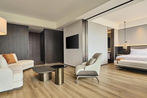 Deluxe-Suite, 1 King-Bett, Gartenblick | Wohnbereich