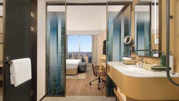 Kamar, 1 Tempat Tidur King (Guest) | Wi-Fi gratis