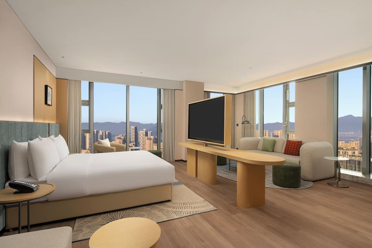 Premium Room, 1 King Bed, Bathtub