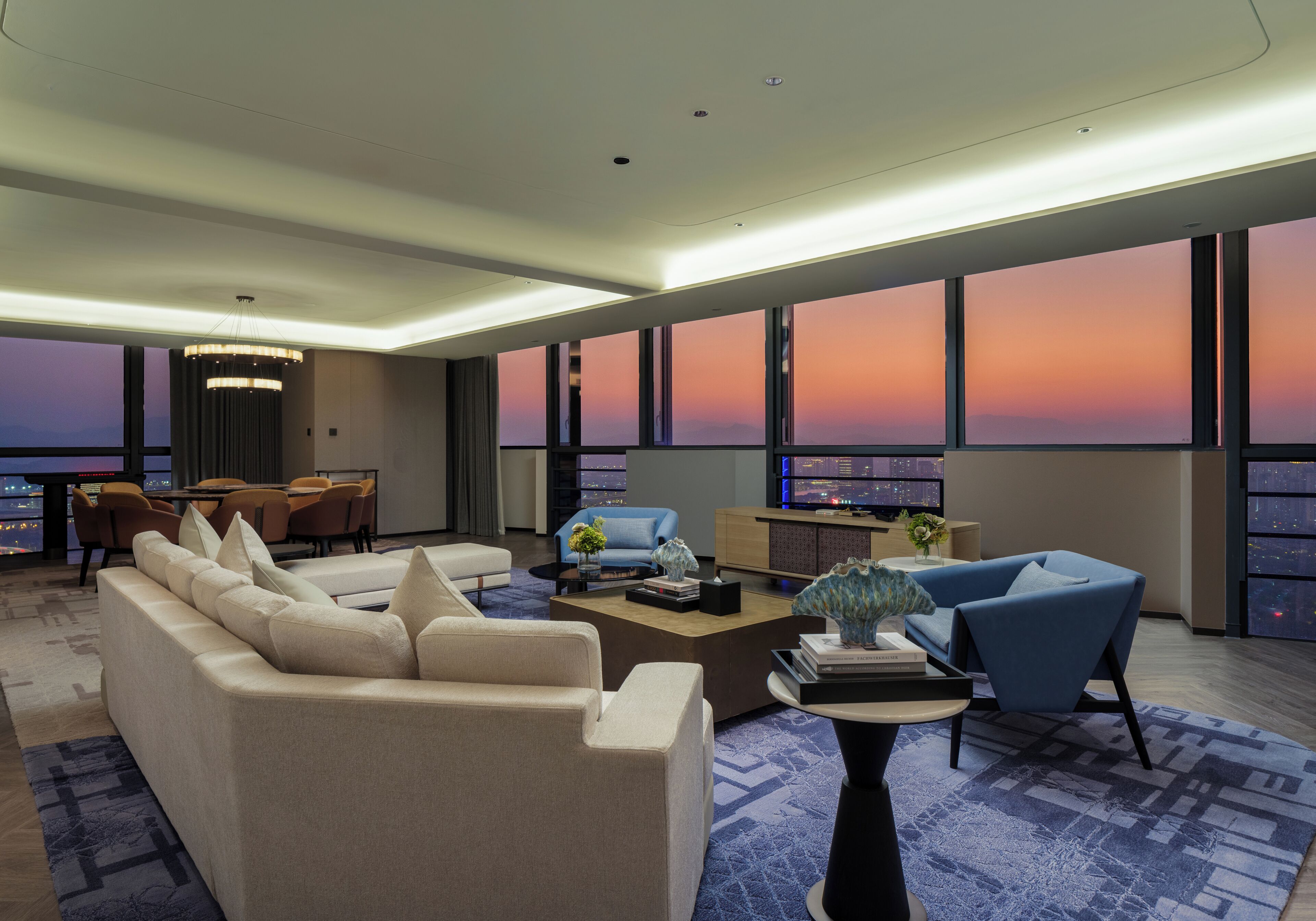 Presidential Suite, 1 King Bed | Laptop workspace, iron/ironing board, free cribs/infant beds, free WiFi