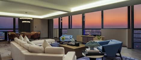 Presidential Suite, 1 King Bed | Laptop workspace, iron/ironing board, free cribs/infant beds, free WiFi
