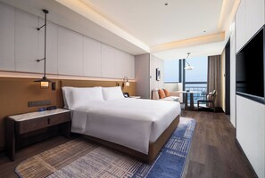 Room, 1 King Bed, River View (Guest) | Laptop workspace, iron/ironing board, free cribs/infant beds, free WiFi - Doubletree By Hilton Zhangzhou (Zhangzhou)