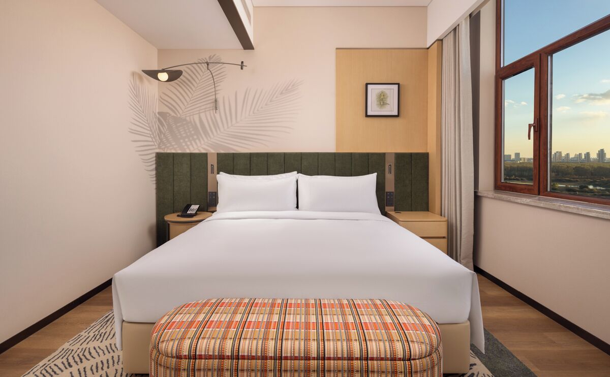 Deluxe-rum - 1 kingsize-säng med bäddsoffa | Sängtillbehör av högsta kvalitet, duntäcken och memory foam-madrasser