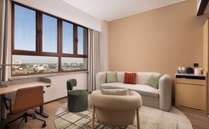 Deluxe-rum - 1 kingsize-säng med bäddsoffa | Sängtillbehör av högsta kvalitet, duntäcken och memory foam-madrasser