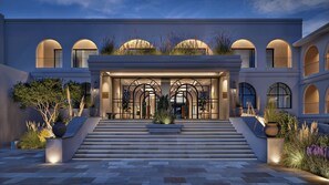 Facciata della struttura - sera/notte