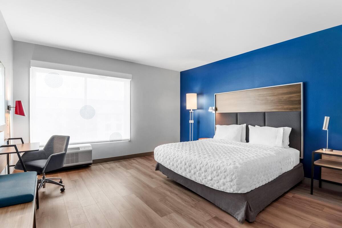 Zimmer, 1 King-Bett, barrierefrei, Badewanne