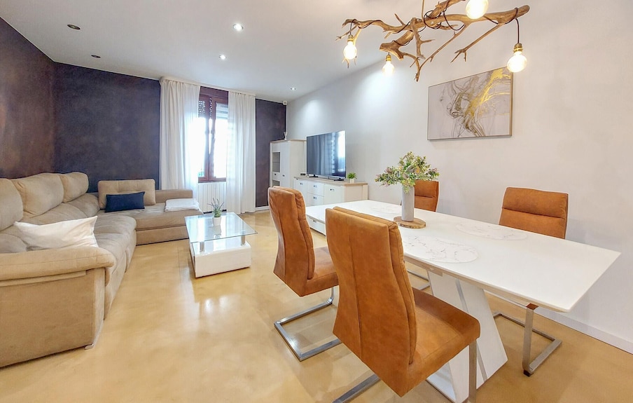 Gorgeous Apartment In Castellón De La Plana - Castellón de la Plana