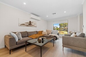 TV - Bay Breeze House  - Capel Sound (Capel Sound)