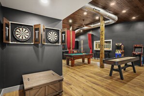 Game room - The Zoo Barn! Pool, Hot Tub, Bball/Pkbl, Theater (Spring Green)