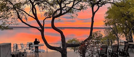 تناول الطعام بالخارج