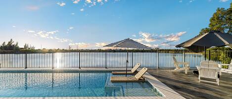 Piscine extérieure, piscine chauffée